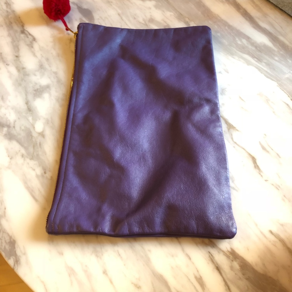 Leather pouchette